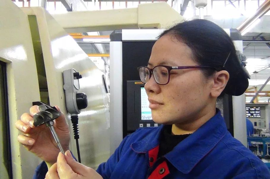 【最美兵裝人<23>】湖南天雁侯燕蓉:“磨”出來的“免檢”屬性