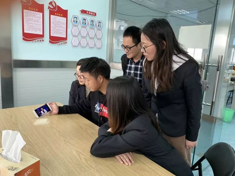 “兵裝心青年”熱議習總書記對青年的寄語