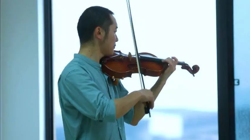 【兵裝青年標兵②】建設工業：“熊孩子”的名品設計夢