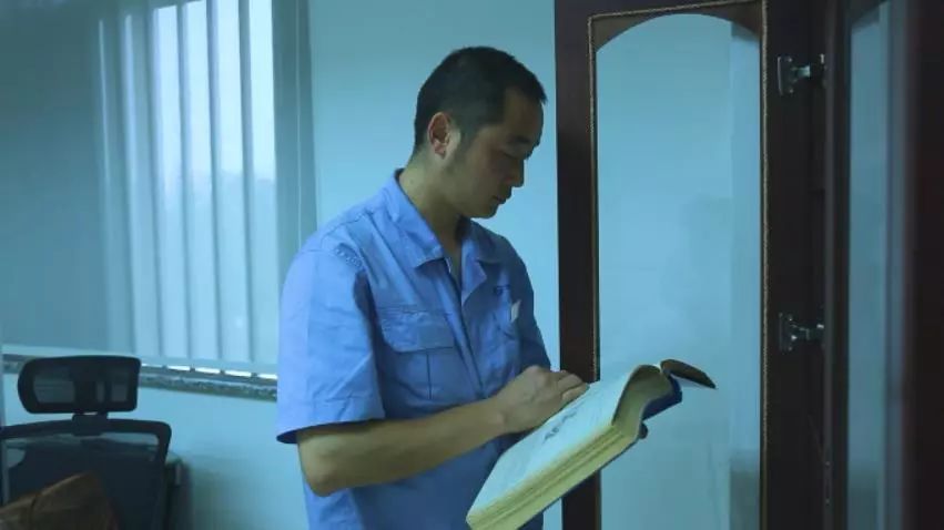 【兵裝青年標兵②】建設工業：“熊孩子”的名品設計夢