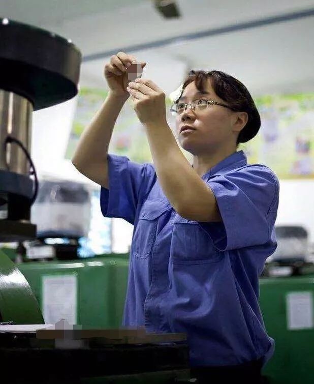 【最美兵裝人<30>】長江電工周克容：盛開的“科研玫瑰”